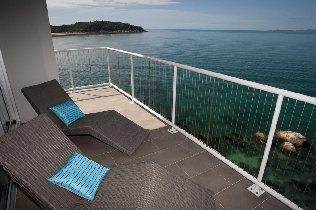 Appartement Penthouse On Bright Point à Nelly Bay Extérieur photo
