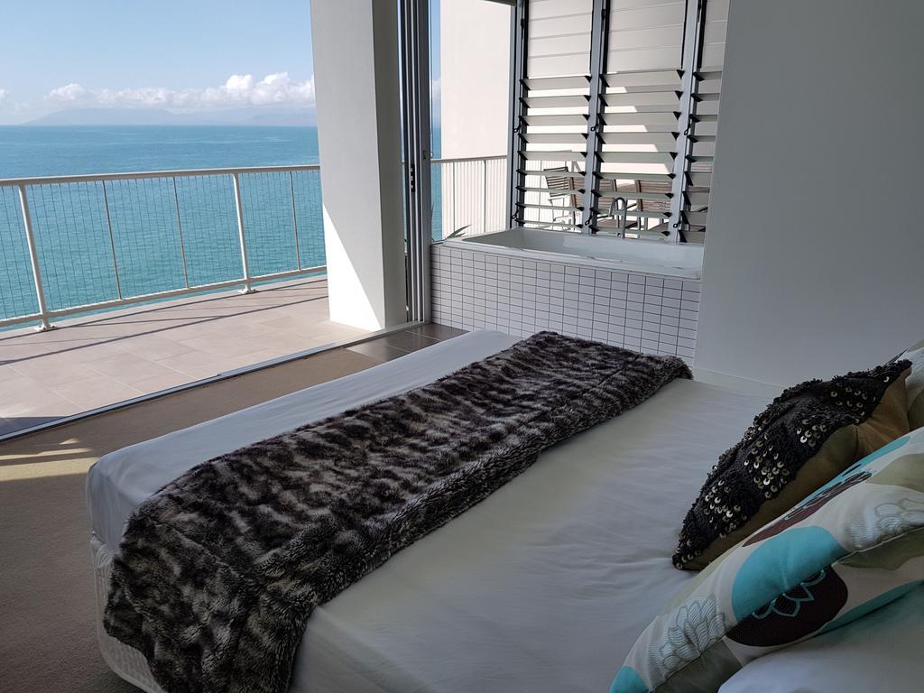 Appartement Penthouse On Bright Point à Nelly Bay Extérieur photo